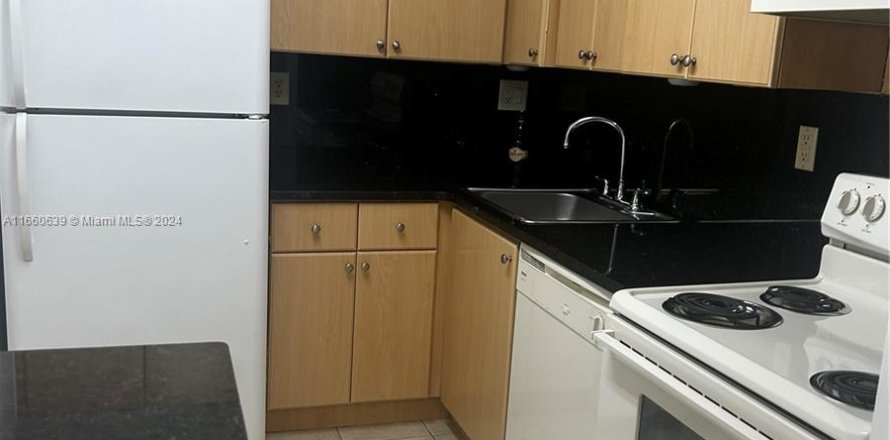 Condo in Hialeah, Florida, 1 bedroom  № 1365957