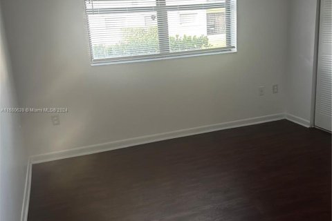 Condo in Hialeah, Florida, 1 bedroom  № 1365957 - photo 9