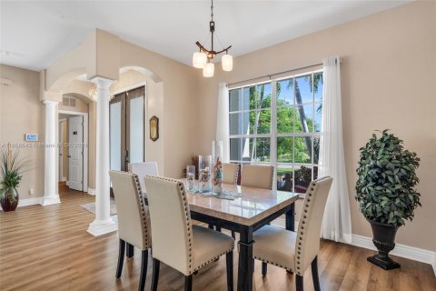 Villa ou maison à vendre à Cape Coral, Floride: 4 chambres, 207.92 m2 № 1362775 - photo 7