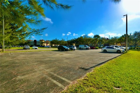 Commercial property in Miami, Florida № 868306 - photo 3