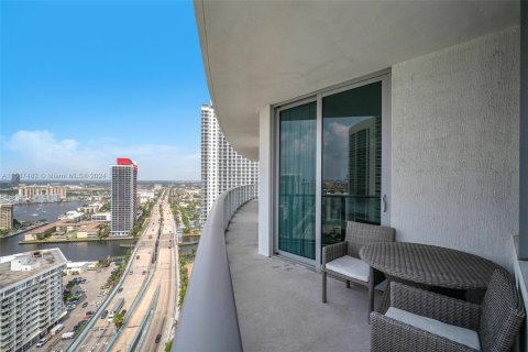 Copropriété à vendre à Hollywood, Floride: 2 chambres, 100.98 m2 № 1178888 - photo 27