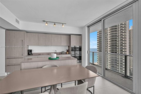 Condo in Hollywood, Florida, 2 bedrooms  № 1178888 - photo 13