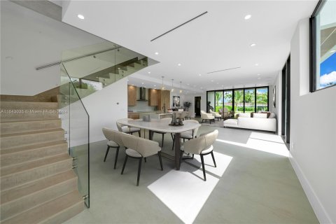 Villa ou maison à vendre à Miami, Floride: 4 chambres, 314.47 m2 № 1324525 - photo 3