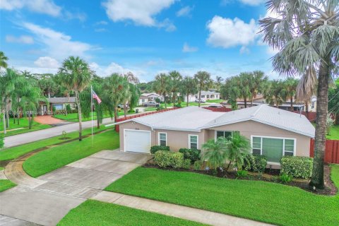 Villa ou maison à vendre à Coconut Creek, Floride: 3 chambres, 193.24 m2 № 1324526 - photo 3