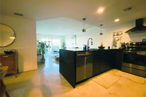 Condominio en venta en Wilton Manors, Florida, 2 dormitorios, 92.9 m2 № 975843 - foto 5