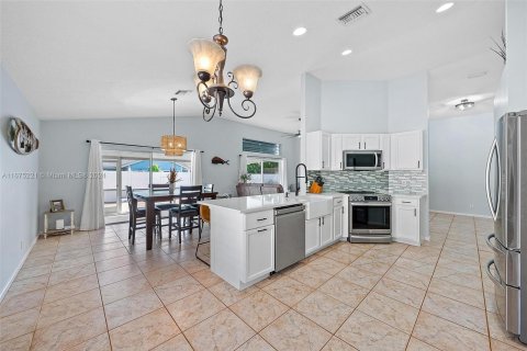 House in Jupiter, Florida 3 bedrooms, 153.01 sq.m. № 1399049 - photo 11