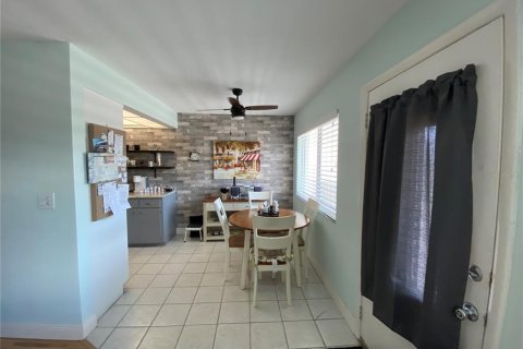 Condominio en venta en Seminole, Florida, 2 dormitorios, 81.2 m2 № 1403724 - foto 3