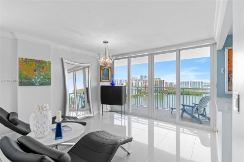 Condominio en venta en Sunny Isles Beach, Florida, 2 dormitorios, 172.43 m2 № 1293629 - foto 8