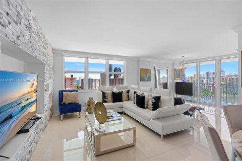 Condo in Sunny Isles Beach, Florida, 2 bedrooms  № 1293629 - photo 5