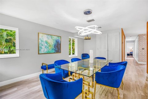 Casa en alquiler en Fort Lauderdale, Florida, 6 dormitorios, 326.09 m2 № 340527 - foto 14