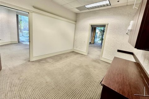 Immobilier commercial à louer à Port Charlotte, Floride: 6730.96 m2 № 213915 - photo 5