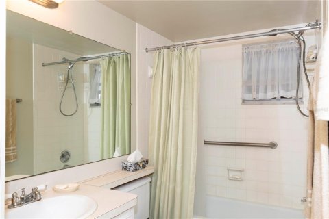 Condo in New Port Richey, Florida, 1 bedroom  № 974255 - photo 5