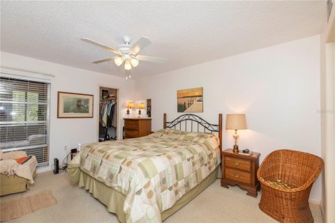 Condo in New Port Richey, Florida, 1 bedroom  № 974255 - photo 4