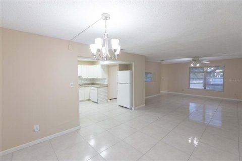 Touwnhouse à vendre à Sarasota, Floride: 4 chambres, 127.09 m2 № 1247391 - photo 8