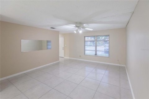 Touwnhouse à vendre à Sarasota, Floride: 4 chambres, 127.09 m2 № 1247391 - photo 6