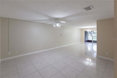 Touwnhouse à vendre à Sarasota, Floride: 4 chambres, 127.09 m2 № 1247391 - photo 4