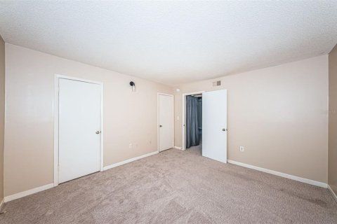 Condo in Saint Petersburg, Florida, 1 bedroom  № 1373708 - photo 11