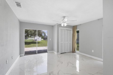 House in Port Charlotte, Florida 3 bedrooms, 138.7 sq.m. № 1373705 - photo 21