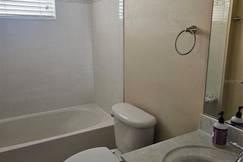 Touwnhouse à vendre à Tampa, Floride: 3 chambres, 122.82 m2 № 1363542 - photo 15