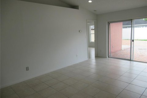 Villa ou maison à vendre à Kissimmee, Floride: 3 chambres, 117.43 m2 № 1317056 - photo 12