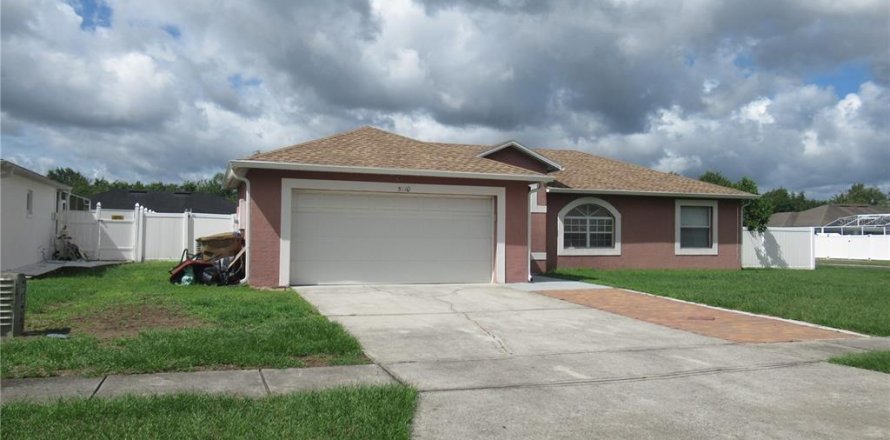 House in Kissimmee, Florida 3 bedrooms, 117.43 sq.m. № 1317056