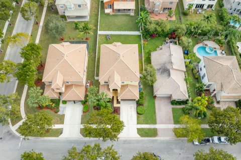 Casa en venta en Royal Palm Beach, Florida, 5 dormitorios, 331.1 m2 № 1011931 - foto 18