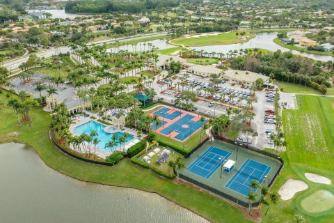 Villa ou maison à vendre à Royal Palm Beach, Floride: 5 chambres, 331.1 m2 № 1011931 - photo 14