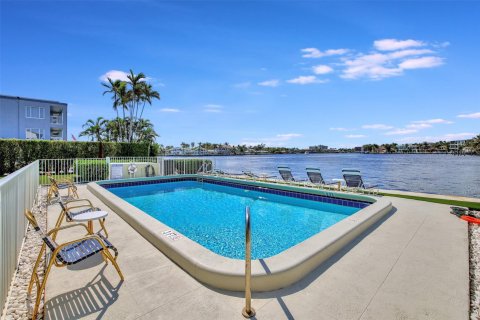 Copropriété à vendre à Pompano Beach, Floride: 1 chambre, 54.35 m2 № 1011909 - photo 24