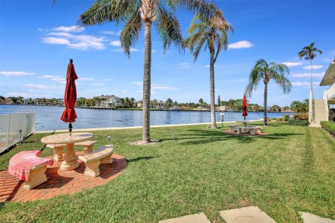 Copropriété à vendre à Pompano Beach, Floride: 1 chambre, 54.35 m2 № 1011909 - photo 25