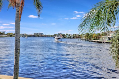 Condo in Pompano Beach, Florida, 1 bedroom  № 1011909 - photo 19