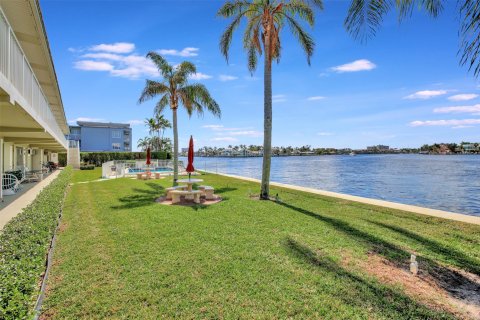 Condo in Pompano Beach, Florida, 1 bedroom  № 1011909 - photo 27