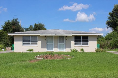 Commercial property in Punta Gorda, Florida 3 bedrooms, 148.46 sq.m. № 1312717 - photo 1