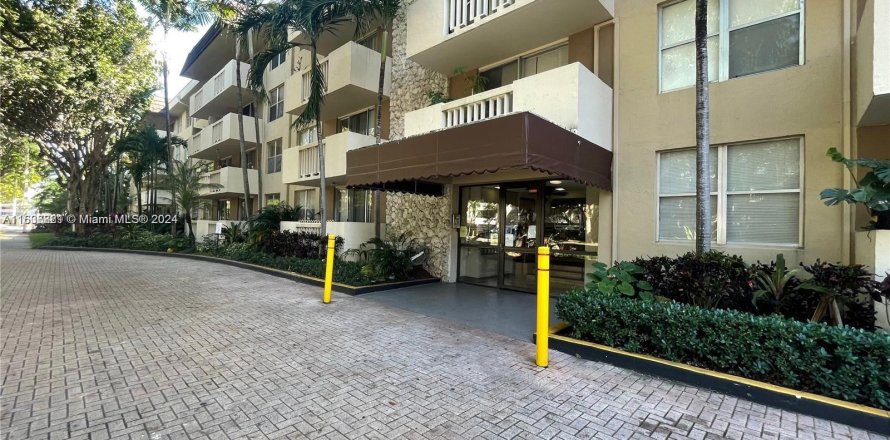 Condo à North Miami, Floride, 1 chambre  № 1306451