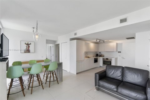 Copropriété à vendre à Miami, Floride: 2 chambres, 87.7 m2 № 1013665 - photo 3