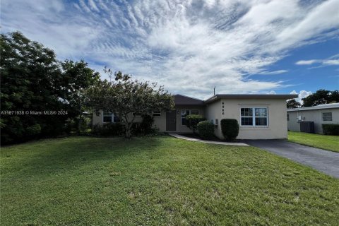 Casa en venta en Margate, Florida, 3 dormitorios, 133.04 m2 № 1393606 - foto 1