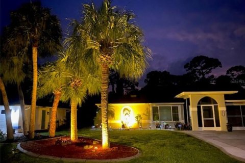 House in North Port, Florida 3 bedrooms, 174.84 sq.m. № 1242956 - photo 3