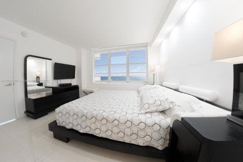 Condominio en alquiler en Miami Beach, Florida, 2 dormitorios, 86.4 m2 № 8177 - foto 4