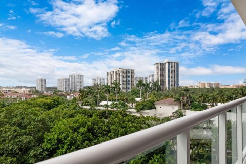 Condo in Aventura, Florida, 2 bedrooms  № 850123 - photo 2