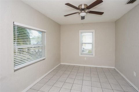 House in Sarasota, Florida 3 bedrooms, 110.18 sq.m. № 1371614 - photo 14