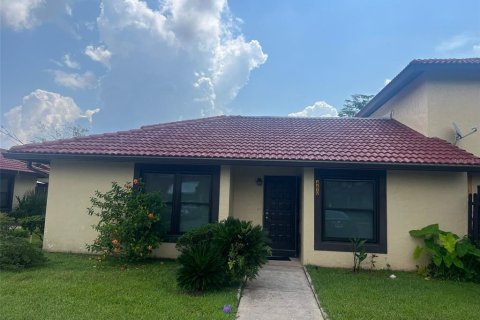 Adosado en venta en Kissimmee, Florida, 2 dormitorios, 96.43 m2 № 1363944 - foto 2