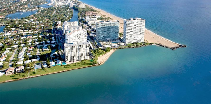 Condominio en Fort Lauderdale, Florida, 2 dormitorios  № 1364830