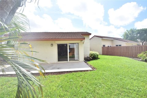 Casa en venta en Miami, Florida, 3 dormitorios, 169.45 m2 № 1364857 - foto 9