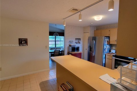 Casa en venta en Miami, Florida, 3 dormitorios, 169.45 m2 № 1364857 - foto 2