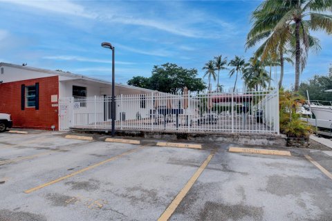 Купить кондоминиум в Норт-Майами-Бич, Флорида 1 спальня, 80.36м2, № 922346 - фото 25