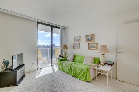 Condo in Aventura, Florida, 2 bedrooms  № 1183538 - photo 30