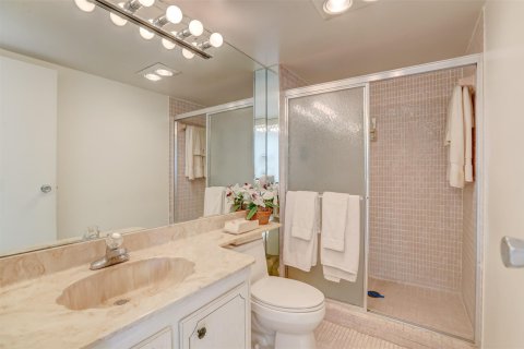 Condo in Aventura, Florida, 2 bedrooms  № 1183538 - photo 24