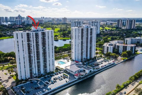 Condo in Aventura, Florida, 2 bedrooms  № 1183538 - photo 12