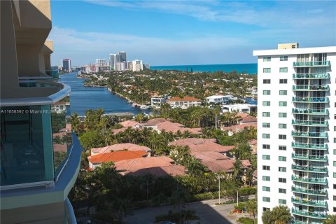 Copropriété à louer à Sunny Isles Beach, Floride: 2 chambres, 142.79 m2 № 1367070 - photo 3