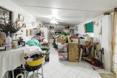 House in Miami, Florida 4 bedrooms, 181.25 sq.m. № 1367145 - photo 21