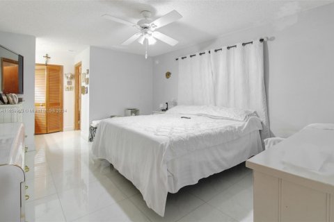 Villa ou maison à vendre à Miami, Floride: 4 chambres, 181.25 m2 № 1367145 - photo 14